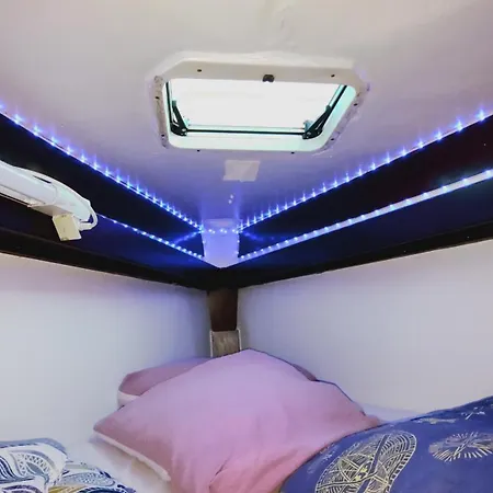 Hotel na wodzie Bateau Voilier