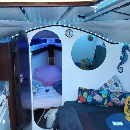 Hotel na wodzie Bateau Voilier